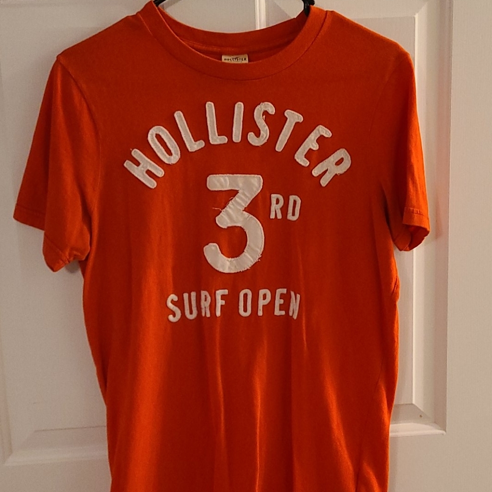 Hollister T-shirt Size Medium
